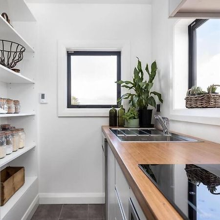 Apartment 2 - Haddin Court - Stunning Executive Μπλένχαϊμ Εξωτερικό φωτογραφία