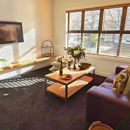 Apartment 2 - Haddin Court - Stunning Executive Μπλένχαϊμ Εξωτερικό φωτογραφία