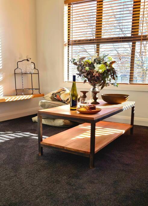 Apartment 2 - Haddin Court - Stunning Executive Μπλένχαϊμ Εξωτερικό φωτογραφία