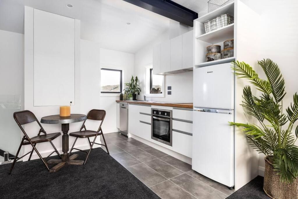 Apartment 2 - Haddin Court - Stunning Executive Μπλένχαϊμ Εξωτερικό φωτογραφία